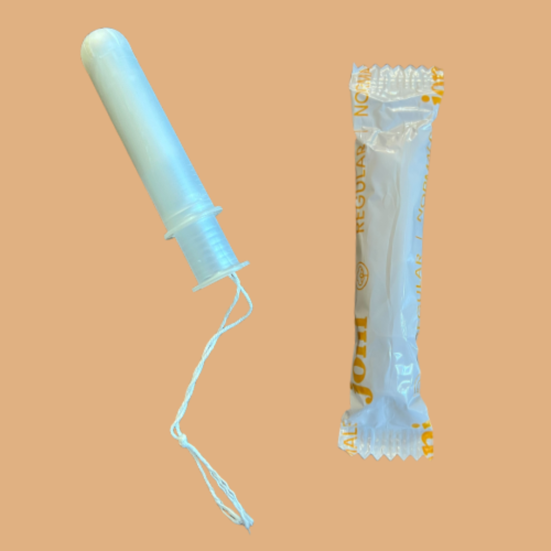 Regular applicator tampons with recyclable plastic applicator and wrapped in eco-friendly packaging.